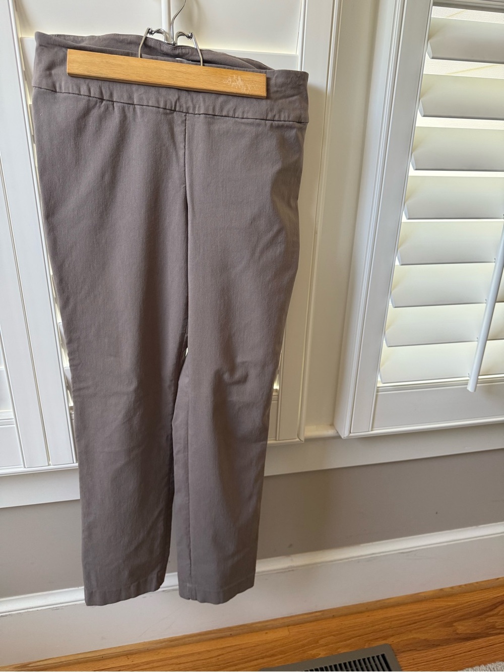 Nic + Zoe Women’s Wonderstretch Straight-Leg Dress Pants in Taupe